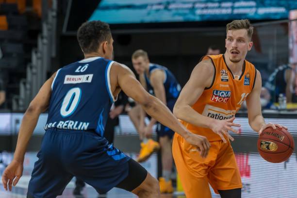 在与其他选 在与其他选