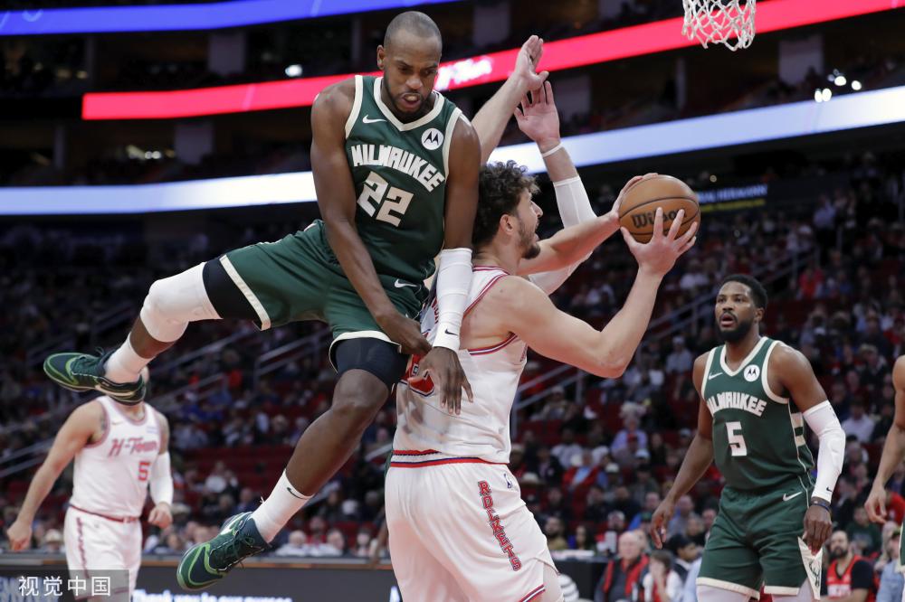 他在关键时 他在关键时