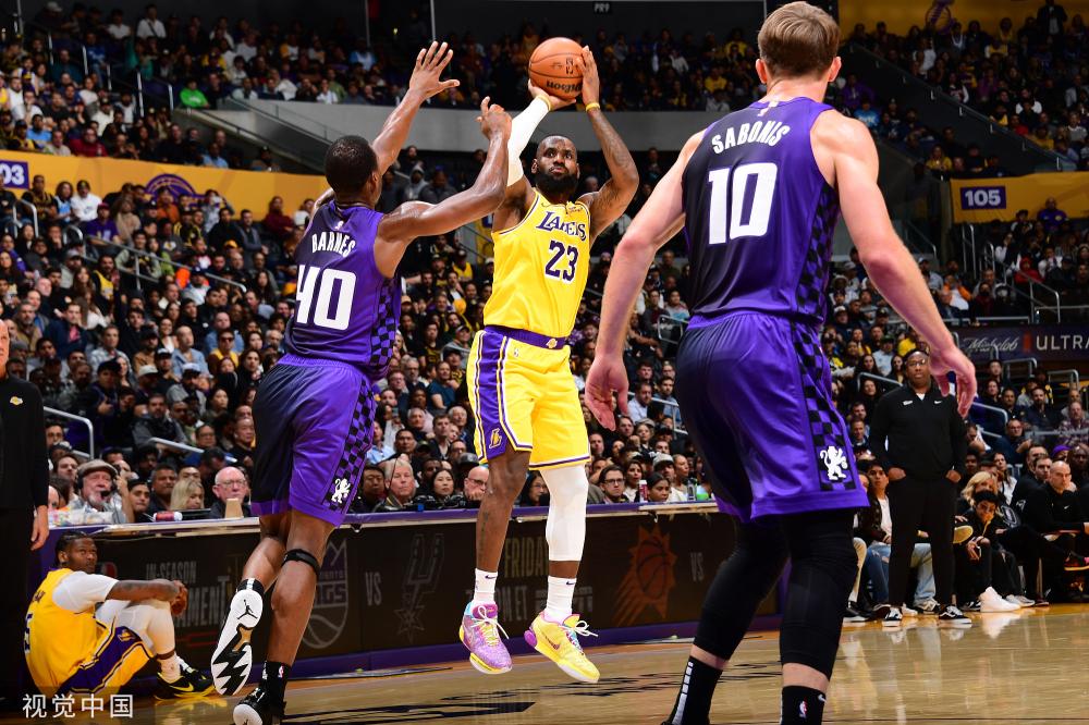 的舞台上 的舞台上