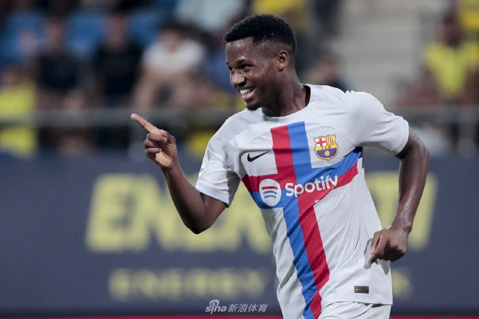 幕后支持的 幕后支持的